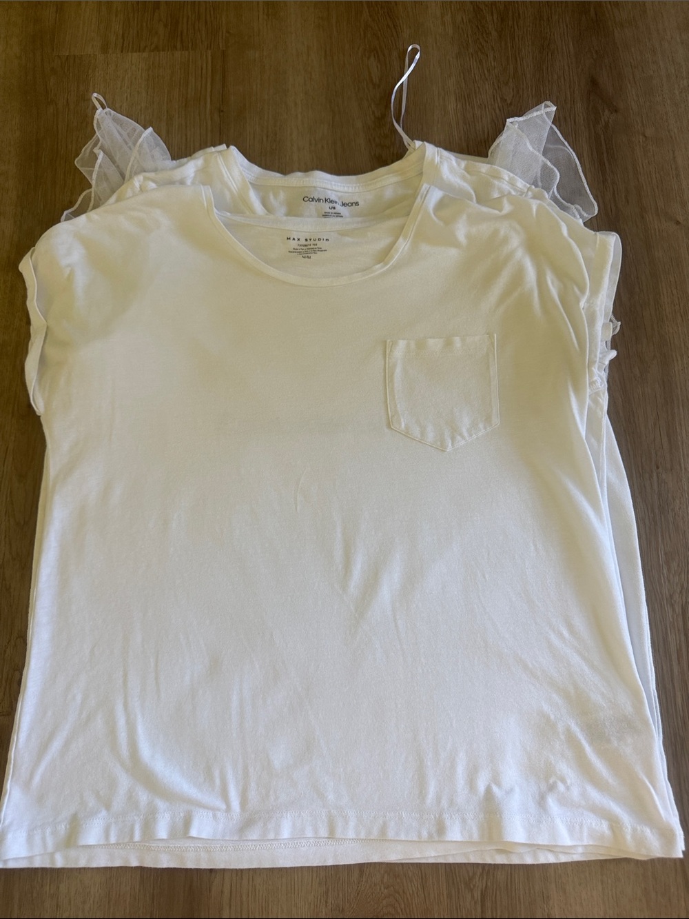 Top, t-shirt - Picture 11 of 15